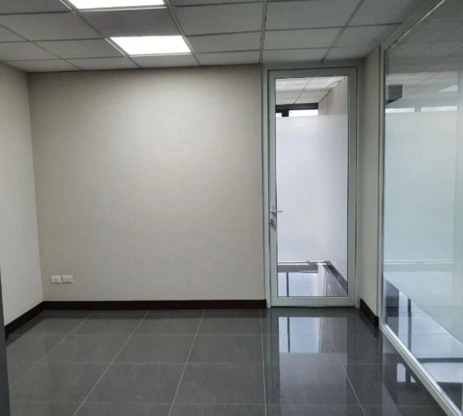 Renta Oficina Corporativo Muxbal — Oficina en Alquiler en Santa Catarina Pinula, Guatemala, Ciudad — foto 13 de 14