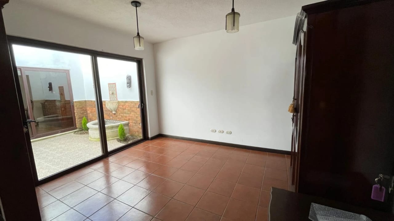 Casa amueblada en renta en Km. 19.9 — Casa en Alquiler en Carretera a El Salvador, Guatemala, Ciudad — foto 11 de 16