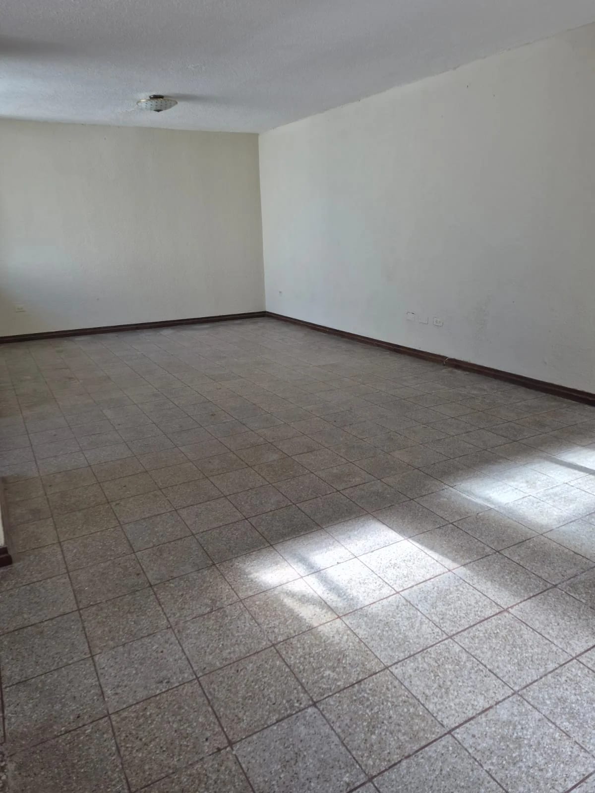 Casa en renta ubicada en Jardines de La Asunción Sur — Casa en Alquiler en Zona 5, Guatemala, Ciudad — foto 15 de 16