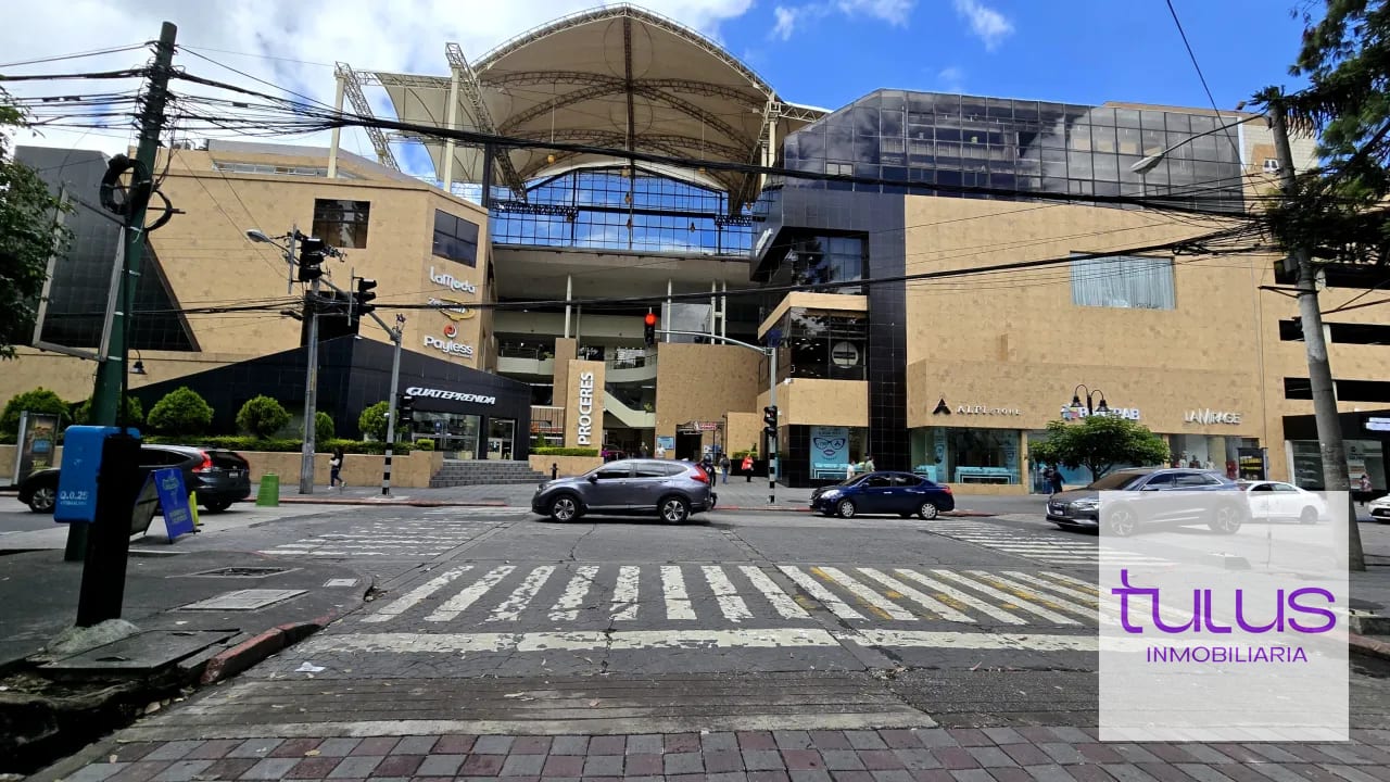 LOCAL dentro de CENTRO COMERCIAL zona 10 — Local en Alquiler en Zona 10, Guatemala, Ciudad — foto 1 de 5