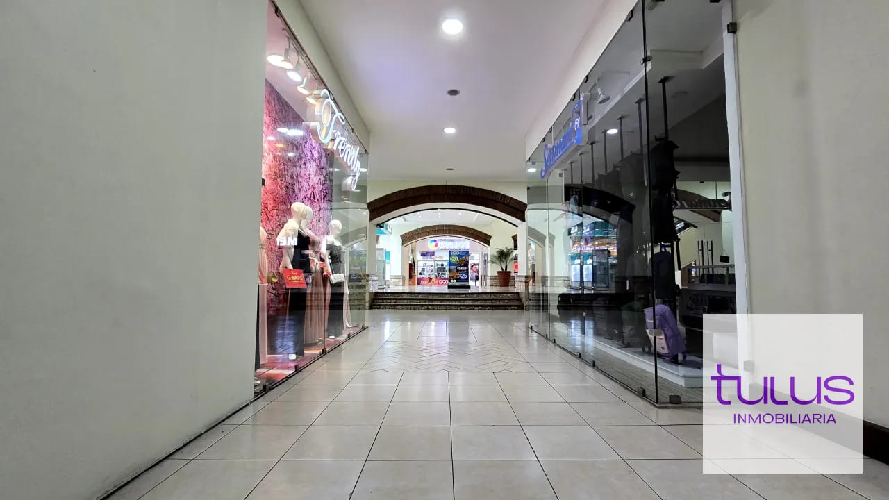 LOCAL dentro de CENTRO COMERCIAL zona 10 — Local en Alquiler en Zona 10, Guatemala, Ciudad — foto 3 de 5