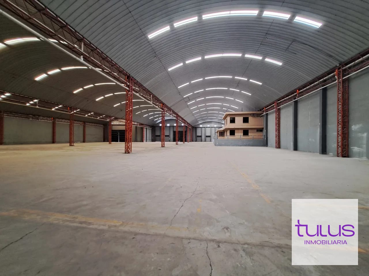 Bodega Industrial en Renta en Villa Nueva — Bodega / Ofibodega en Alquiler en Villa Nueva, Guatemala, Ciudad — foto 1 de 6