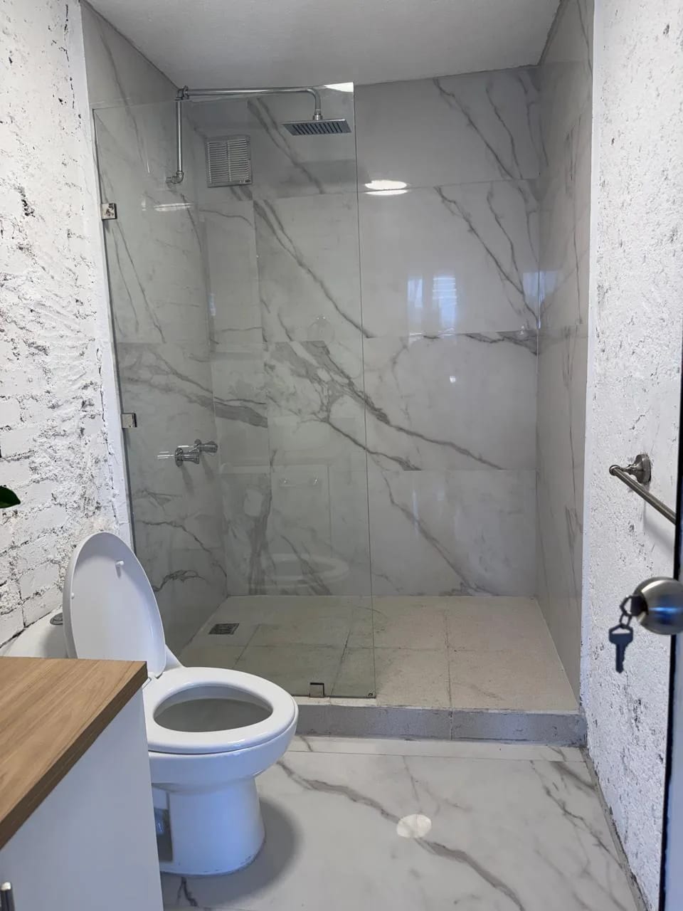 Apartamento Cortijo Reforma zona 9 — Apartamento en Alquiler en Cortijo Reforma, Zona 9, Guatemala, Ciudad — foto 11 de 16