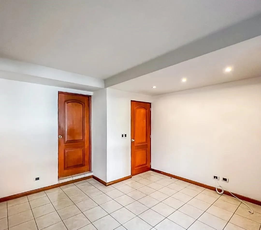 Apartamento lujoso en zona 14 — Apartamento en Alquiler en Zona 14, Guatemala, Ciudad — foto 2 de 6