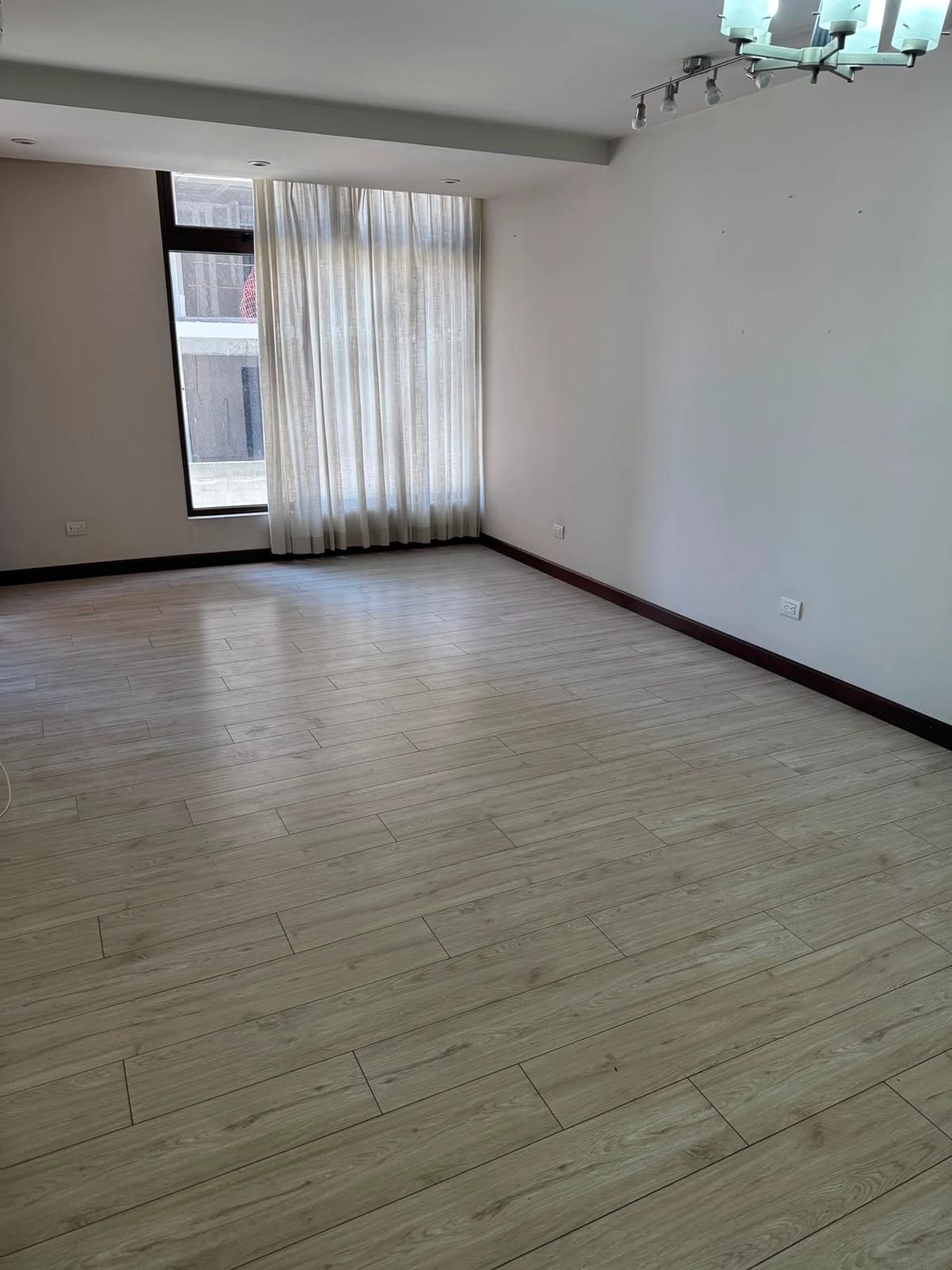 Apartamento en zona 10 — Apartamento en Alquiler en Zona 10, Guatemala, Ciudad — foto 3 de 13