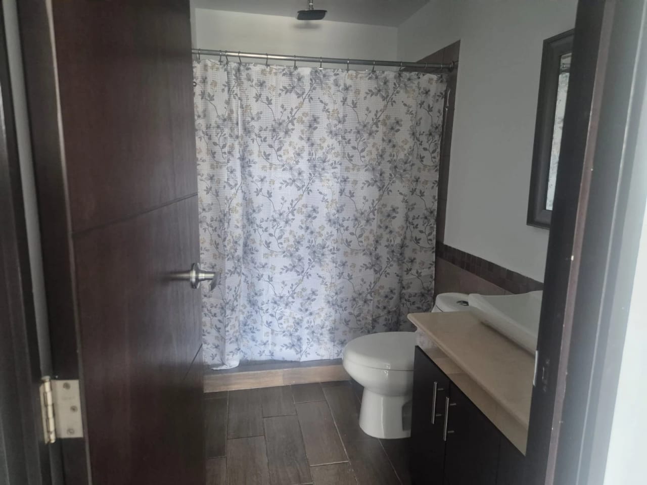 Apartamento de lujo en zona 10 — Apartamento en Alquiler en Zona 10, Guatemala, Ciudad — foto 8 de 13