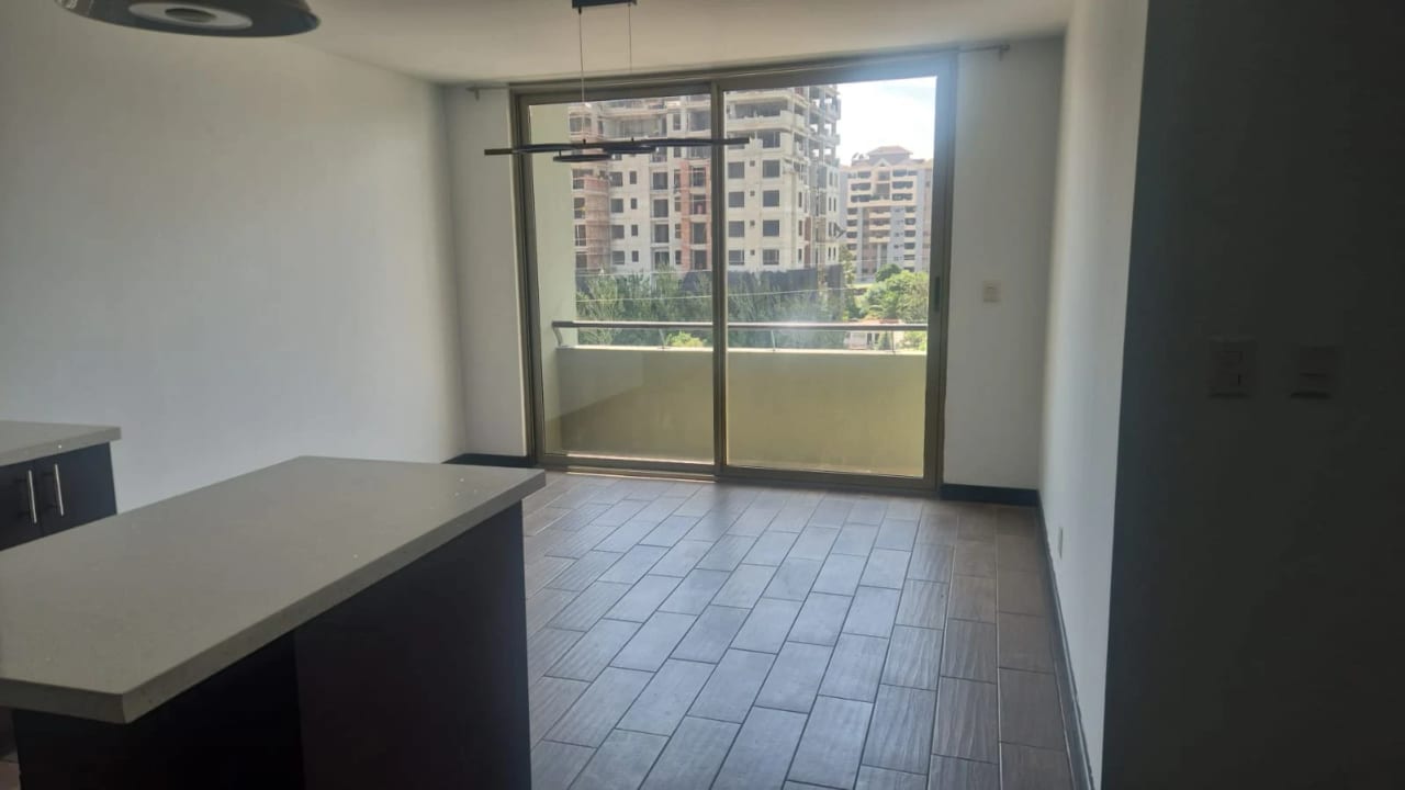 Apartamento de lujo en zona 10 — Apartamento en Alquiler en Zona 10, Guatemala, Ciudad — foto 9 de 13