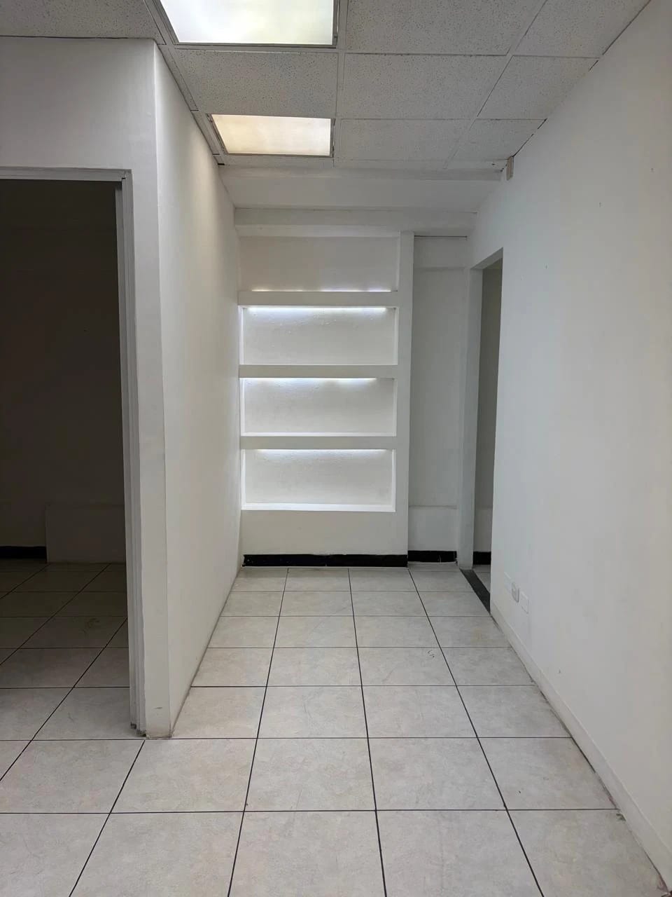 Oficina en el primer nivel en zona 9 — Oficina en Alquiler en Zona 9, Guatemala, Ciudad — foto 6 de 9