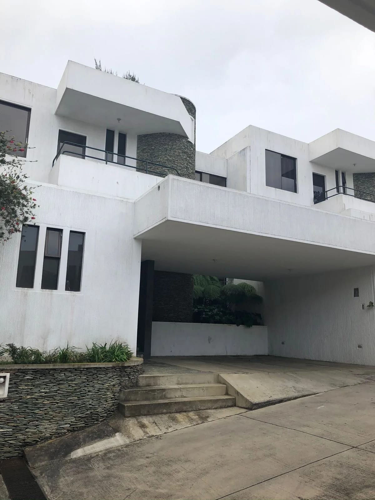 Casa en Arrazola 2-3 en Carretera Salvador — Casa en Alquiler en Carretera a El Salvador, Guatemala, Ciudad — foto 1 de 16
