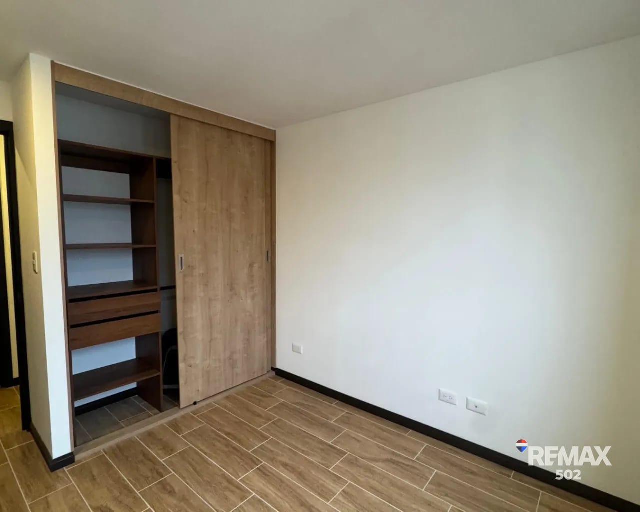 Apartamento en Renta - Essenza (Zona 13) — Apartamento en Alquiler en Essenza, Zona 13, Guatemala, Ciudad — foto 5 de 10