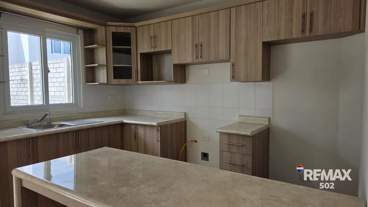 Casas en Alquiler – Condominio Condado Florenza, San José Pinula — Casa en Alquiler en Condado Florenza, San José Pinula, Guatemala, Ciudad — foto 3 de 17