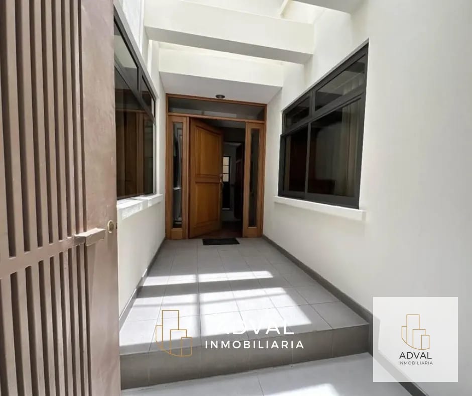 Casa en renta para viviendo u oficinas excelente punto Z.4 — Casa en Alquiler en Zona 4, Guatemala, Ciudad — foto 7 de 12
