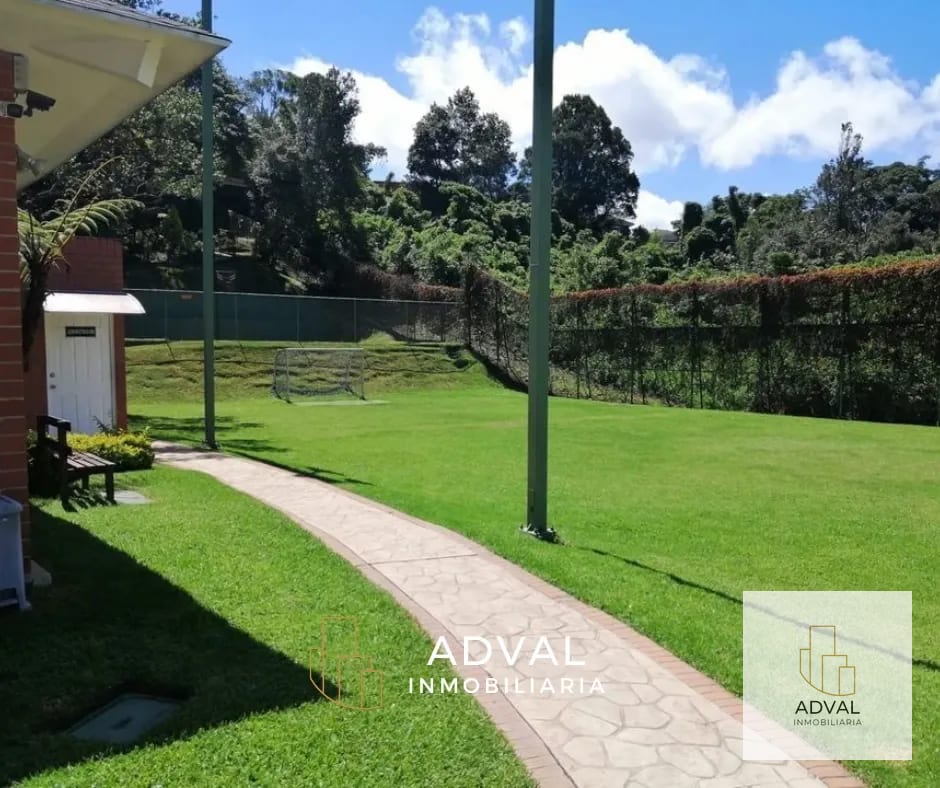 Terreno en venta Colinas de Castel Fraijanes KM 20.5 — Terreno en Venta en Colinas de Castel, Carretera a El Salvador, Guatemala, Ciudad — foto 2 de 4