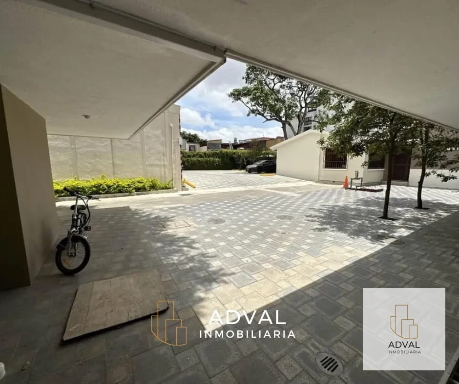 Casa para oficina Z.4 — Oficina en Alquiler en Zona 4, Guatemala, Ciudad — foto 10 de 12