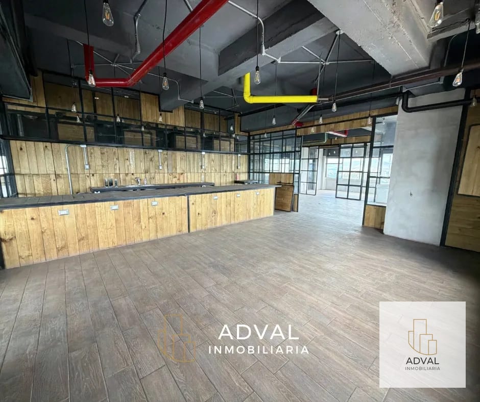 Excelente oportunidad Oficina Penthouse Reforma Montufar Z.10 — Oficina en Alquiler en Reforma Montúfar, Zona 10, Guatemala, Ciudad — foto 3 de 8