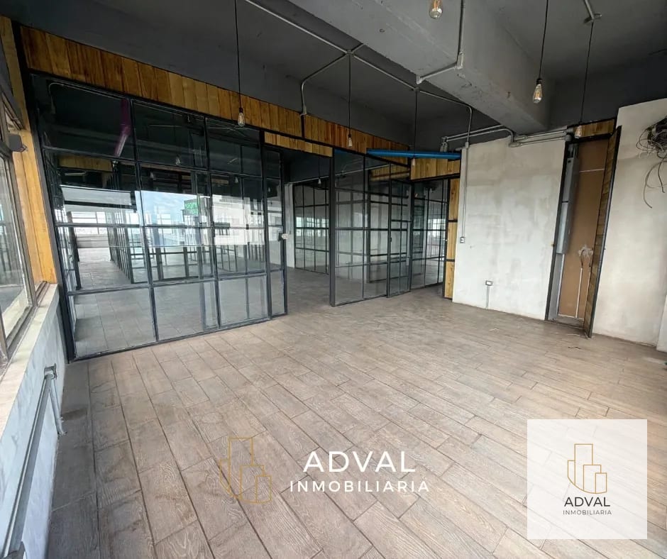 Excelente oportunidad Oficina Penthouse Reforma Montufar Z.10 — Oficina en Alquiler en Reforma Montúfar, Zona 10, Guatemala, Ciudad — foto 5 de 8
