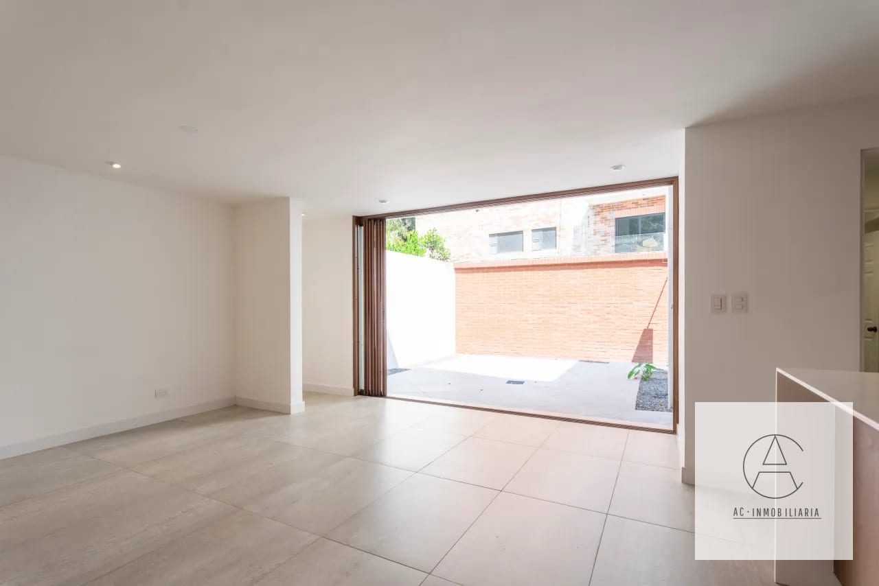 Casa completamente remodelada en Venta. Los Cipreses zona 10 — Casa en Venta en Zona 10, Guatemala, Ciudad — foto 8 de 17
