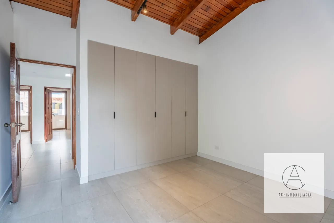 Casa completamente remodelada en Venta. Los Cipreses zona 10 — Casa en Venta en Zona 10, Guatemala, Ciudad — foto 11 de 17