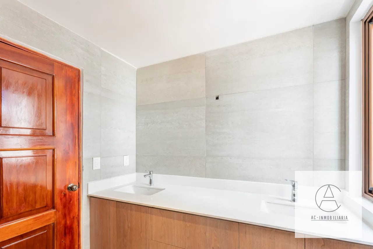 Casa completamente remodelada en Venta. Los Cipreses zona 10 — Casa en Venta en Zona 10, Guatemala, Ciudad — foto 16 de 17
