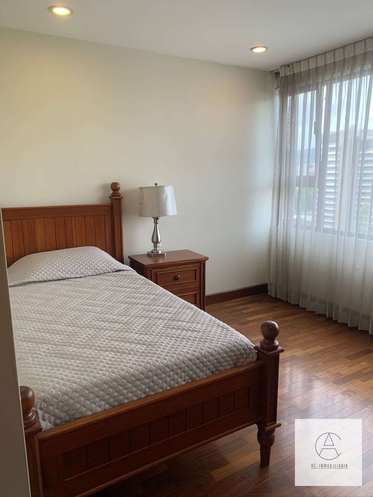 Apto. Amueblado en Renta. Edificio Santa Maria, zona 10 — Apartamento en Alquiler en Santa María, Zona 10, Guatemala, Ciudad — foto 13 de 14