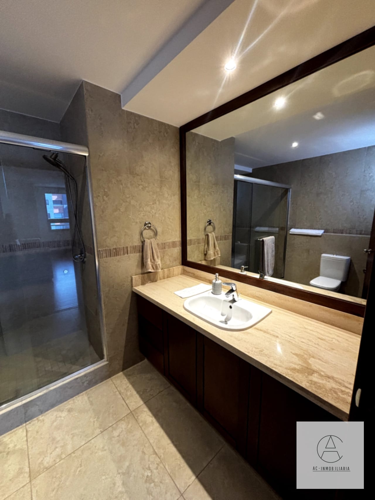 Apartamento de nivel completo en venta, zona 14 — Apartamento en Venta en Akoya, Zona 14, Guatemala, Ciudad — foto 11 de 17