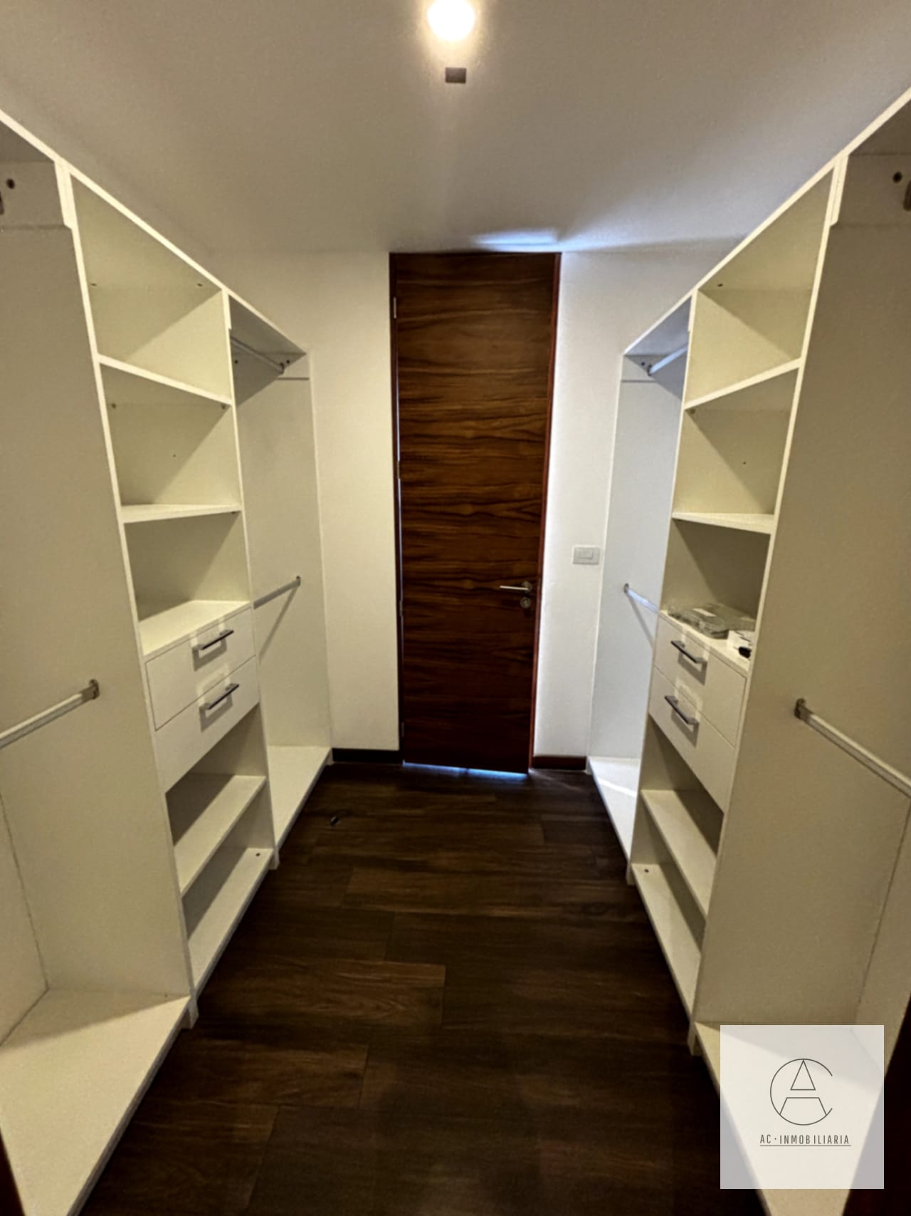 Apartamento en renta en AVIA, zona 10 — Apartamento en Alquiler en Avia, Zona 10, Guatemala, Ciudad — foto 5 de 15