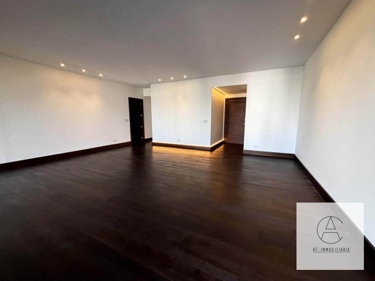 Apartamento en renta en Sekkei, *DISPONIBLE en NOVIEMBRE* — Apartamento en Alquiler en Sekkei, Zona 14, Guatemala, Ciudad — foto 2 de 14