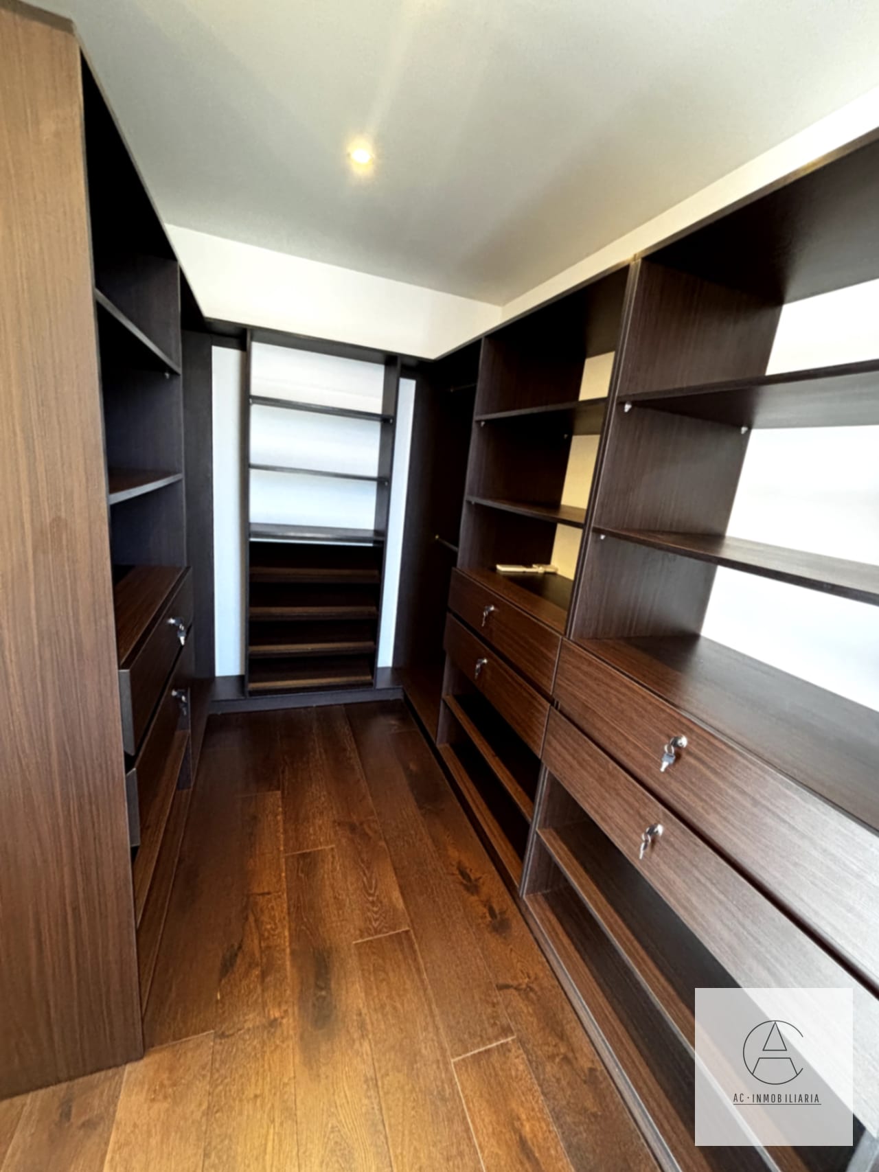 Apartamento en renta en Sekkei, *DISPONIBLE en NOVIEMBRE* — Apartamento en Alquiler en Sekkei, Zona 14, Guatemala, Ciudad — foto 6 de 14