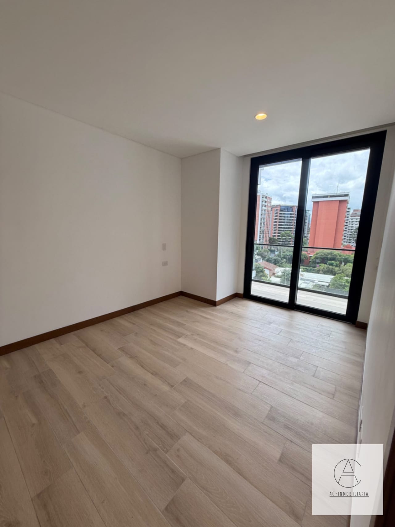 Apartameto en renta para estrenar, en Ferre 10 — Apartamento en Alquiler en Zona 10, Guatemala, Ciudad — foto 6 de 17