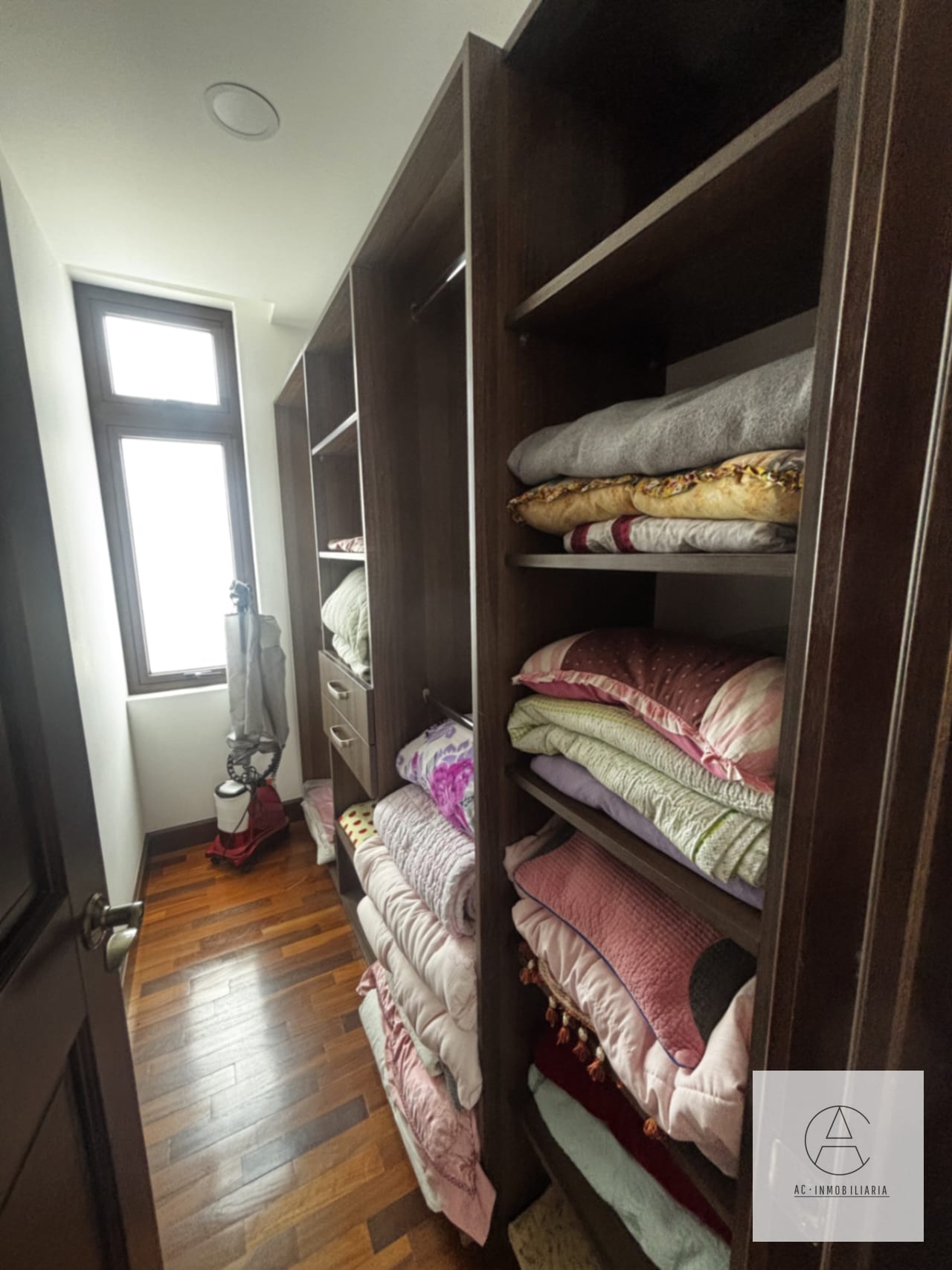 Casa en venta en Pasaje Oakland, zona 10 — Casa en Venta en Zona 10, Guatemala, Ciudad — foto 10 de 17