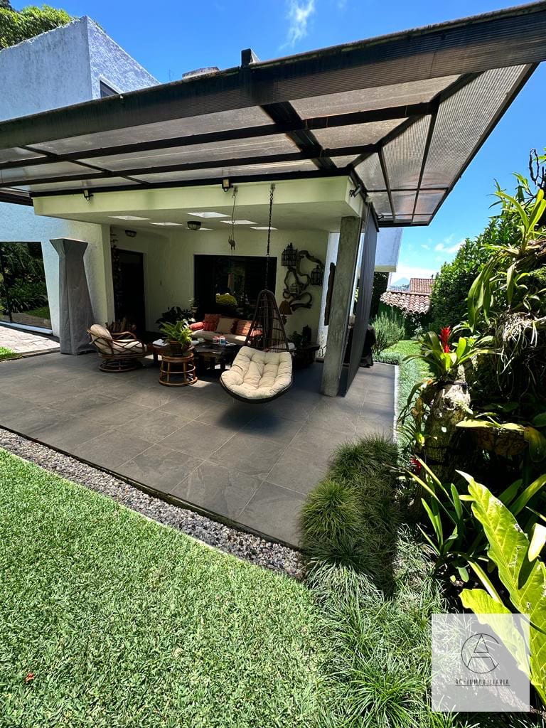 Casa con jardín en venta dentro de condominio — Casa en Venta en Carretera a El Salvador, Guatemala, Ciudad — foto 2 de 15