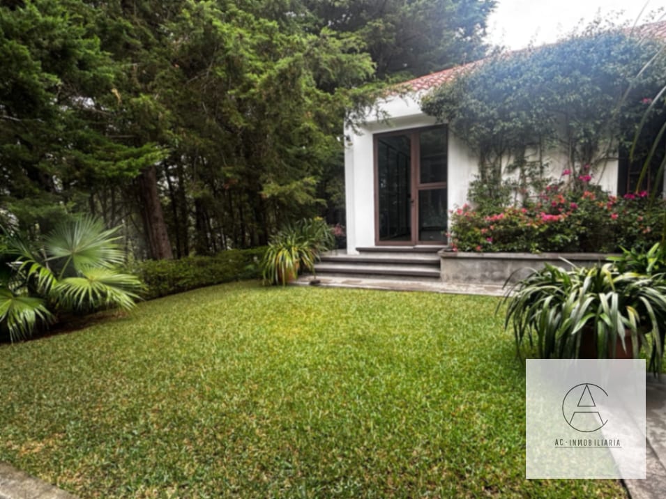 Linda casa de un niel en venta, Hacienda Nueva, Country Club — Casa en Venta en Hacienda Nueva, San José Pinula, Guatemala, Ciudad — foto 1 de 17