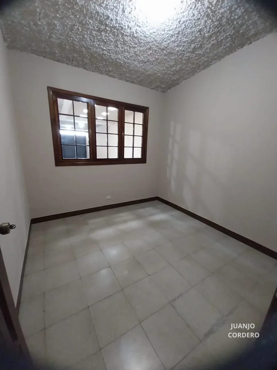 🏡🔑 ¡Se Vende Linda Casa en Residencial Valle Dorado! — Casa en Venta en Zona 8 Mixco, Guatemala, Ciudad — foto 9 de 11