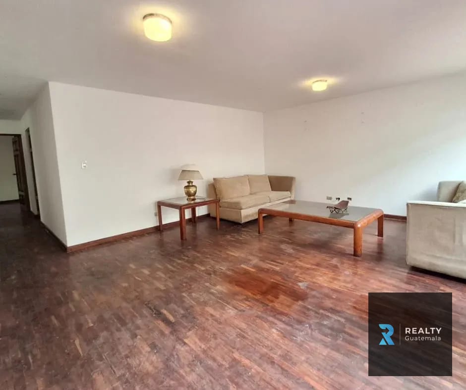 RENTO Casa Zona 4 — Casa en Alquiler en Zona 4, Guatemala, Ciudad — foto 3 de 16