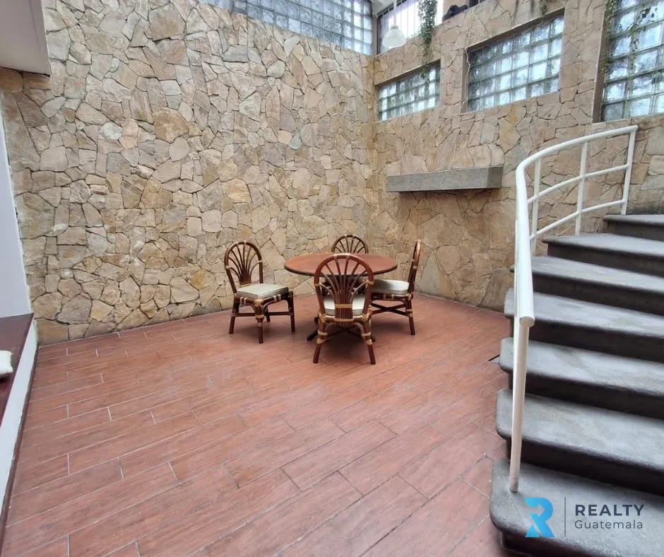 RENTO Casa Zona 4 — Casa en Alquiler en Zona 4, Guatemala, Ciudad — foto 5 de 17