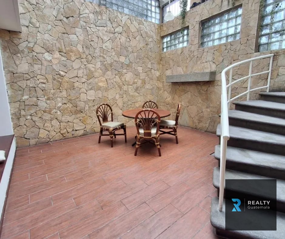 RENTO Casa Zona 4 — Casa en Alquiler en Zona 4, Guatemala, Ciudad — foto 4 de 16