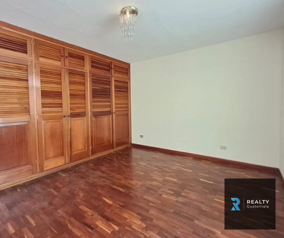 RENTO Casa Zona 4 — Casa en Alquiler en Zona 4, Guatemala, Ciudad — foto 9 de 16