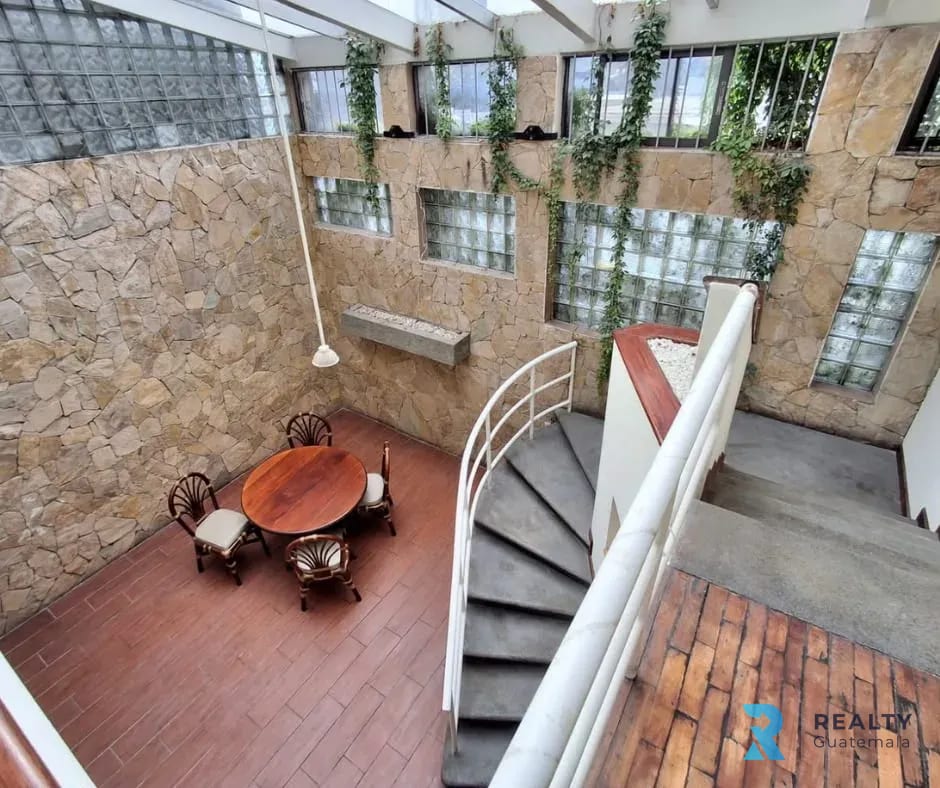 RENTO Casa Zona 4 — Casa en Alquiler en Zona 4, Guatemala, Ciudad — foto 8 de 17