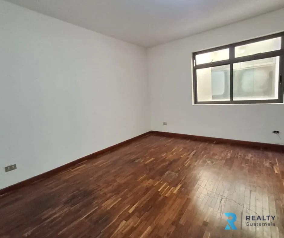 RENTO Casa Zona 4 — Casa en Alquiler en Zona 4, Guatemala, Ciudad — foto 13 de 17