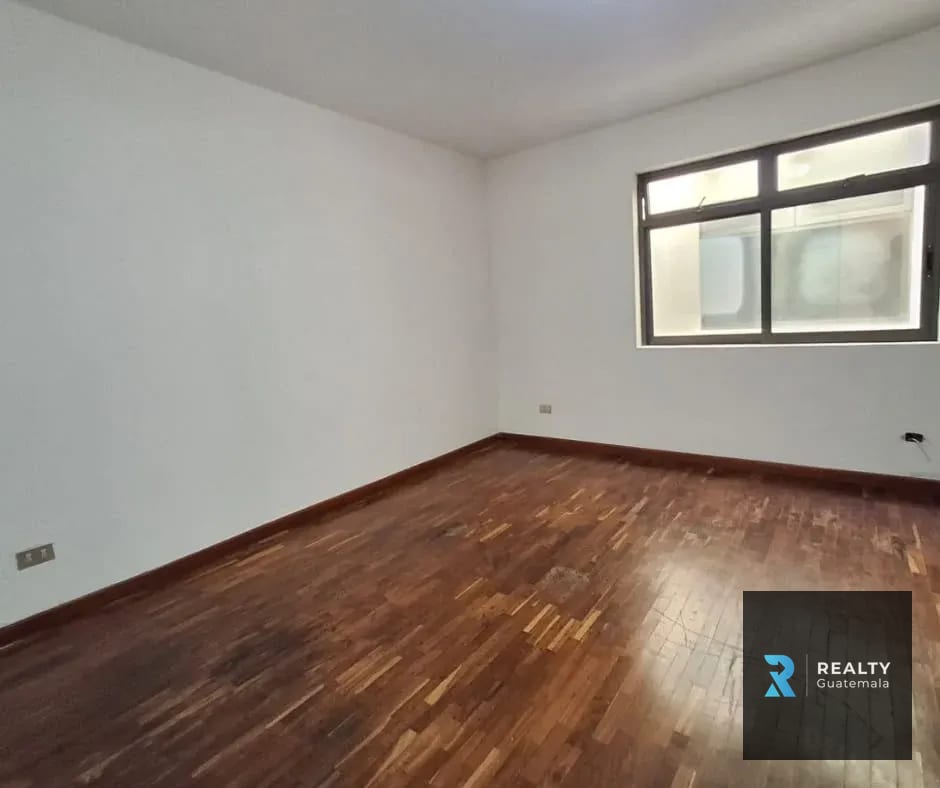 RENTO Casa Zona 4 — Casa en Alquiler en Zona 4, Guatemala, Ciudad — foto 12 de 16