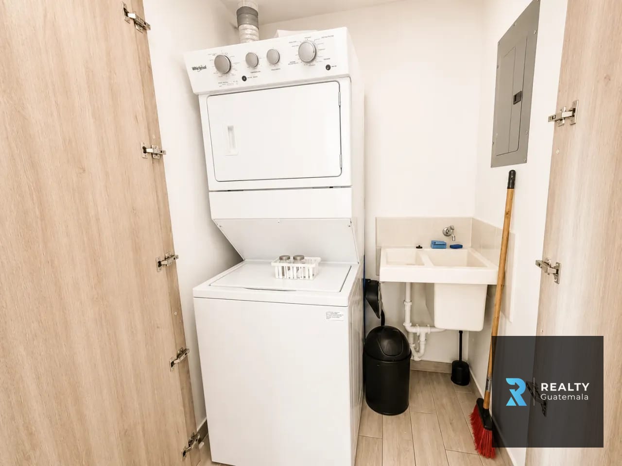 Rento Apartamento Parque 10 zona 10 — Apartamento en Alquiler en Parque 10, Zona 10, Guatemala, Ciudad — foto 10 de 10
