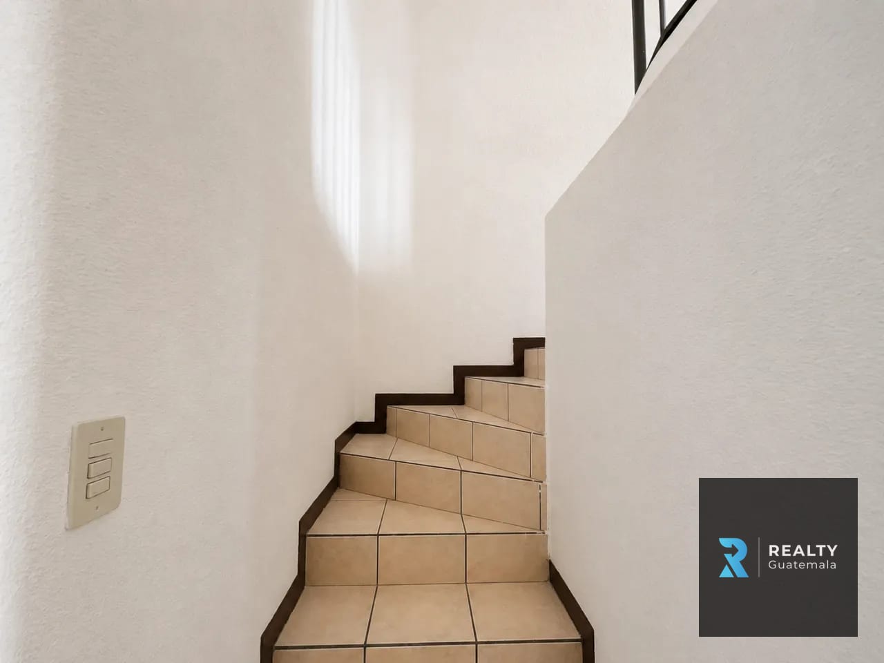 Vendo Casa Colinas de Monte Maria Norte, VN — Casa en Venta en Villa Nueva, Guatemala, Ciudad — foto 5 de 9