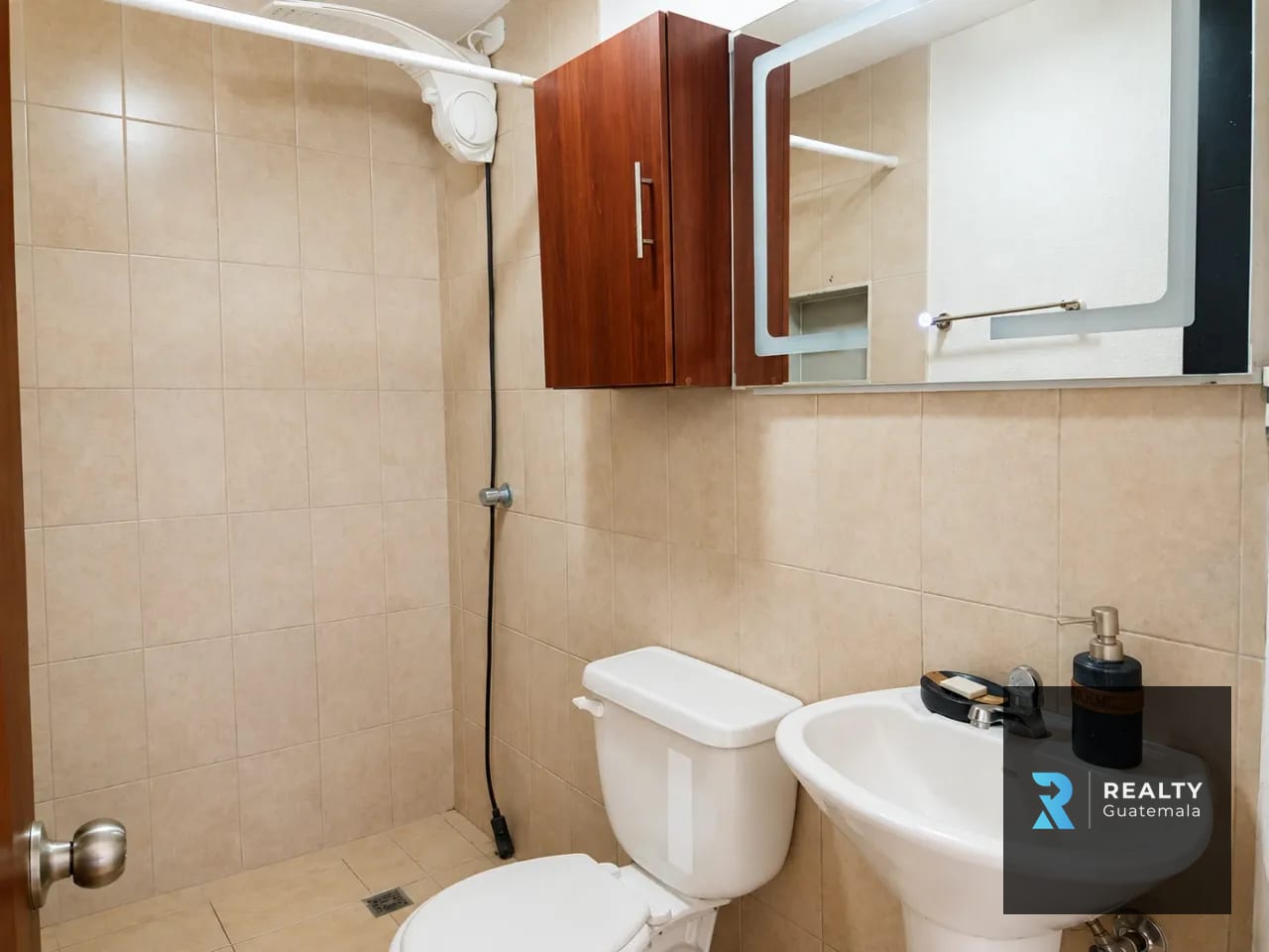 RENTO Apartamento Torre Atlántica, Zona 18 — Apartamento en Alquiler en Zona 18, Guatemala, Ciudad — foto 4 de 8
