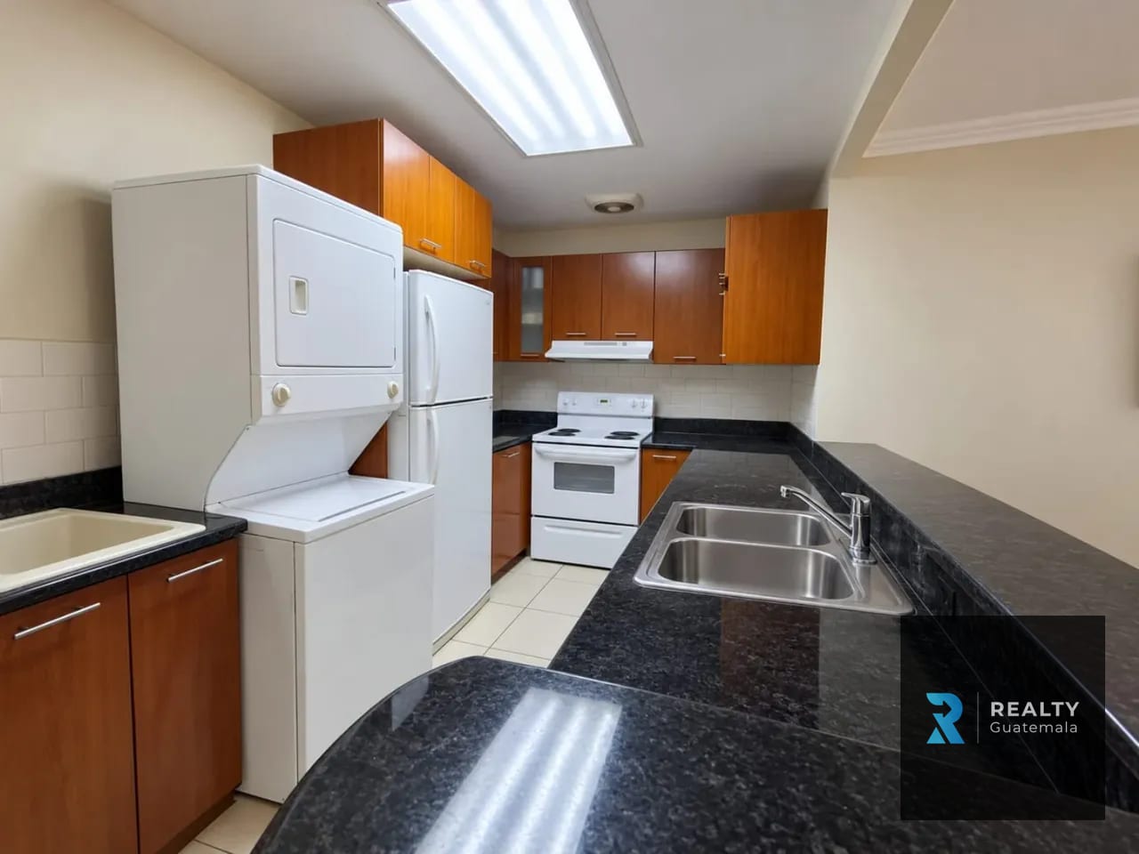 Rento Apartamento Zona 14, Real de Las Americas, amueblado!!! — Apartamento en Alquiler en Real de Las Américas, Zona 14, Guatemala, Ciudad — foto 3 de 9