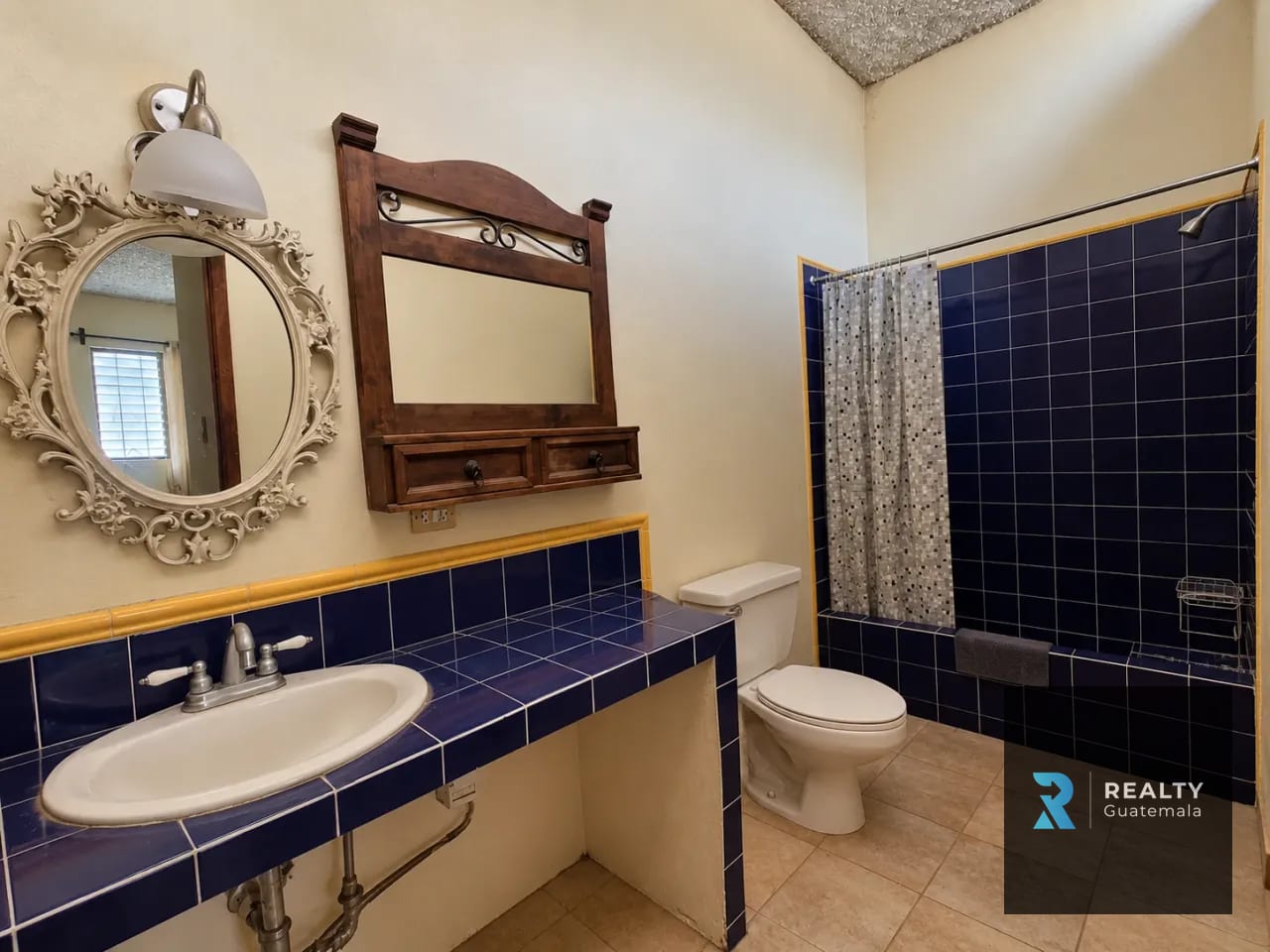Propiedad en renta zona 14, frente Europlaza Excelente punto !!! — Casa en Alquiler en Europlaza, Zona 14, Guatemala, Ciudad — foto 4 de 8