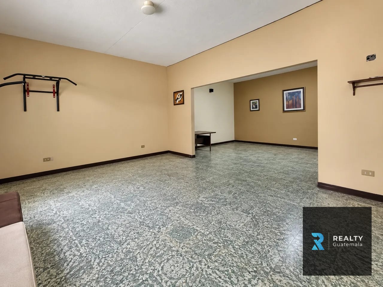 Propiedad en renta zona 14, frente Europlaza Excelente punto !!! — Casa en Alquiler en Europlaza, Zona 14, Guatemala, Ciudad — foto 8 de 8