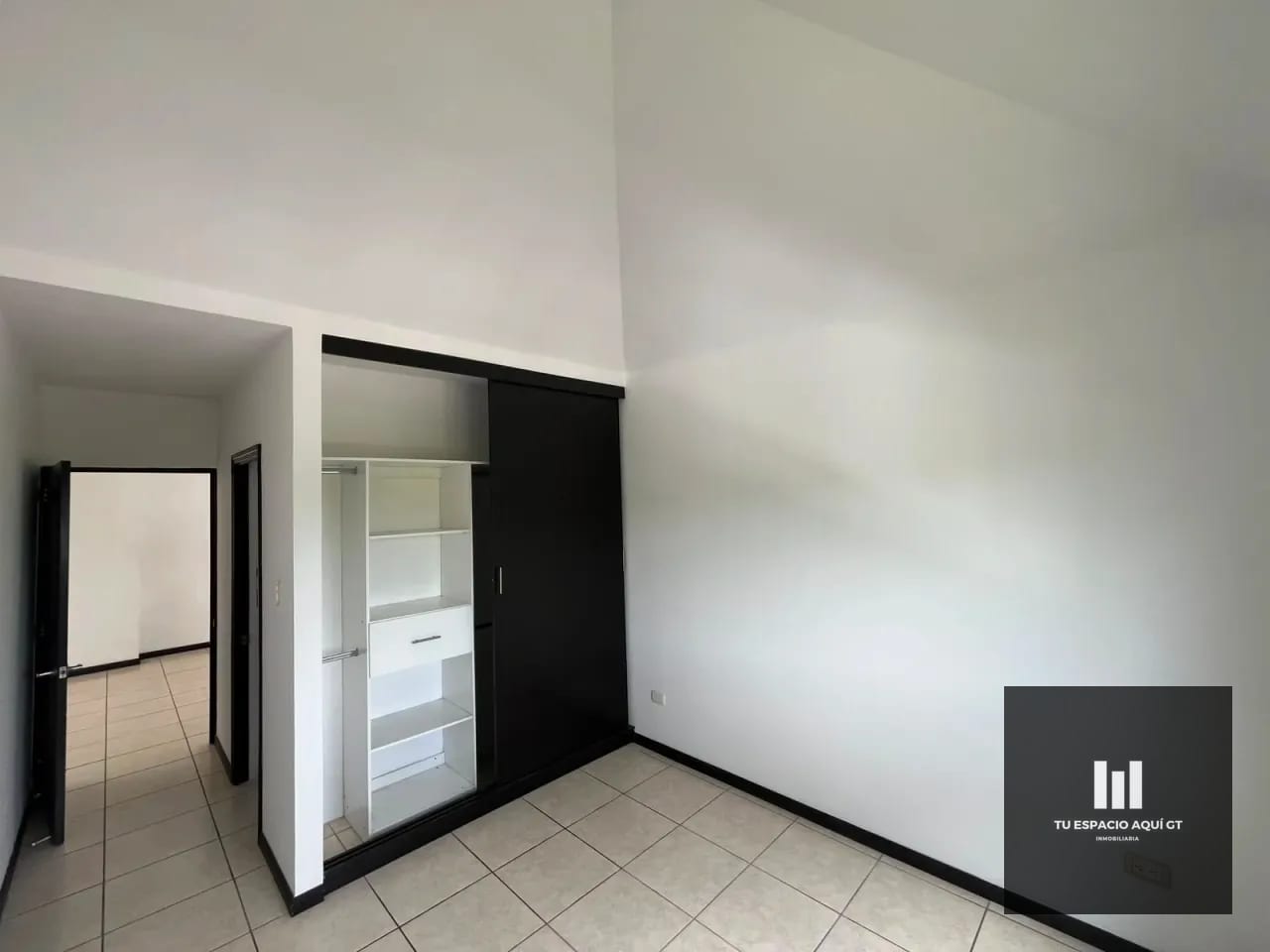 Hermosa Casa En Venta En Vistas San Isidro, Zona 16 — Casa en Venta en Vistas de San Isidro, Zona 16, Guatemala, Ciudad — foto 4 de 13