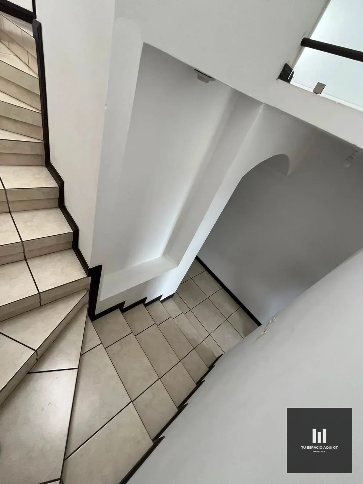Hermosa Casa En Venta En Vistas San Isidro, Zona 16 — Casa en Venta en Vistas de San Isidro, Zona 16, Guatemala, Ciudad — foto 7 de 13