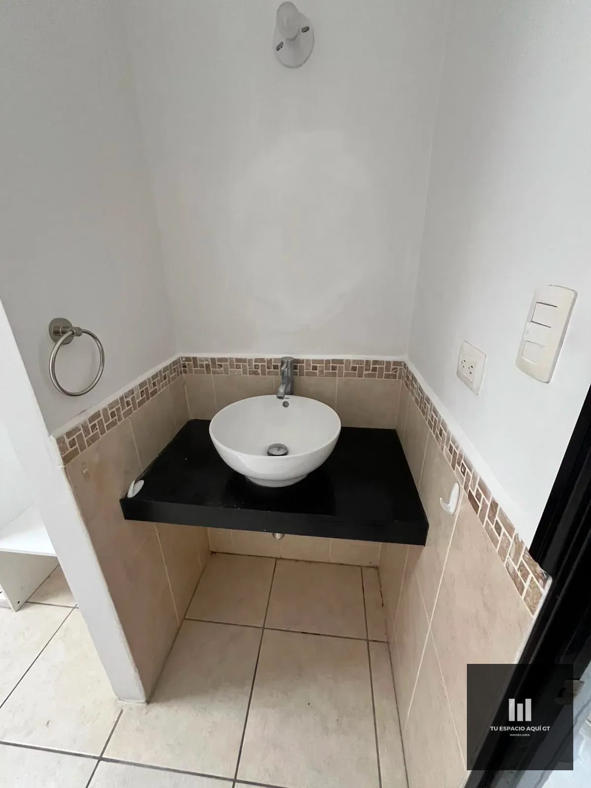 Hermosa Casa En Venta En Vistas San Isidro, Zona 16 — Casa en Venta en Vistas de San Isidro, Zona 16, Guatemala, Ciudad — foto 9 de 13
