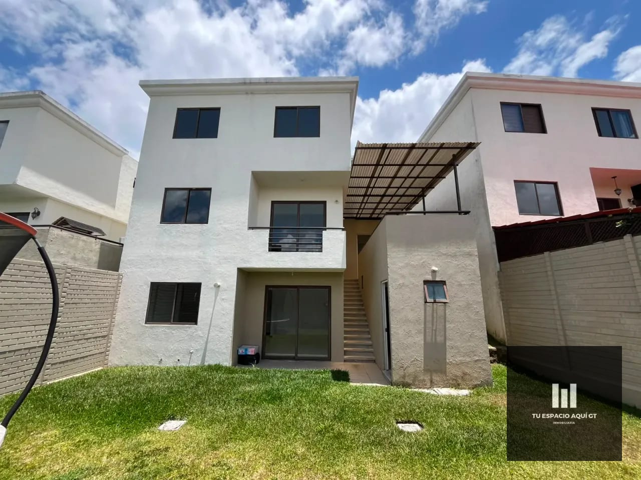 Hermosa Casa En Venta En Vistas San Isidro, Zona 16 — Casa en Venta en Vistas de San Isidro, Zona 16, Guatemala, Ciudad — foto 12 de 13